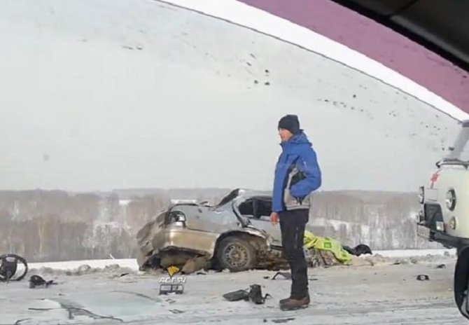 Водитель иномарки погиб в ДТП под Новосибирском