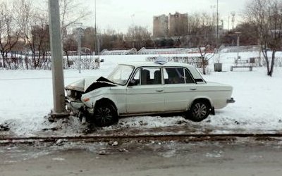 В Перми ВАЗ врезался в столб – пострадал ребенок