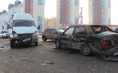 Два человека пострадали в массовом ДТП в Челябинске