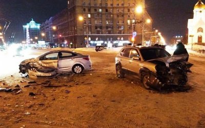 В Новосибирске в ДТП с двумя Hyundai пострадал водитель