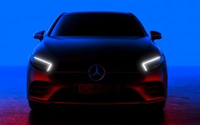 Mercedes показал тизер 5-дверного хэтчбека A-Class нового поколения