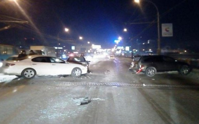 Девушка пострадала в ДТП на Октябрьском мосту в Новосибирске