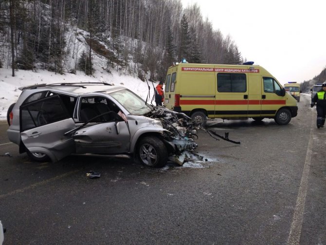 Четыре человека пострадали в ДТП на трассе Пермь-Екатеринбург (3)