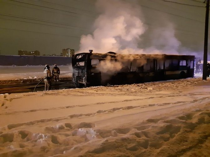 В Петербурге загорелся автобус с пассажирами (1)