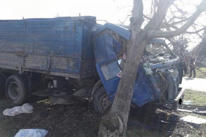 В Курганинском районе в ДТП погиб водитель КамАЗа (2)