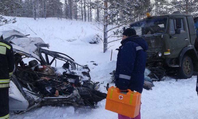Восемь человек, включая двоих детей, погибли в ДТП под Красноярском (1)