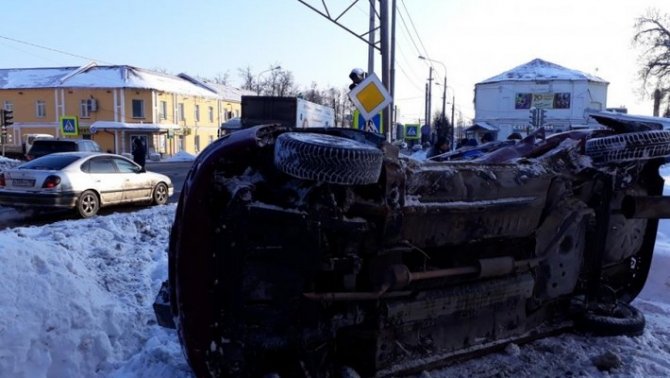 Молодой водитель иномарки погиб в ДТП в Покрове (1)