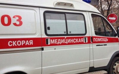 На выезде из Краснодара иномарка врезалась в столб – водитель погиб