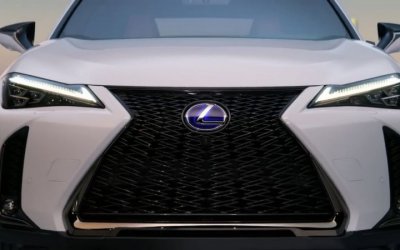 Видео нового кроссовера Lexus UX выложили в Сеть