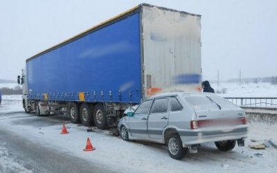 Молодой водитель ВАЗа погиб в ДТП с грузовиком в Удмуртии