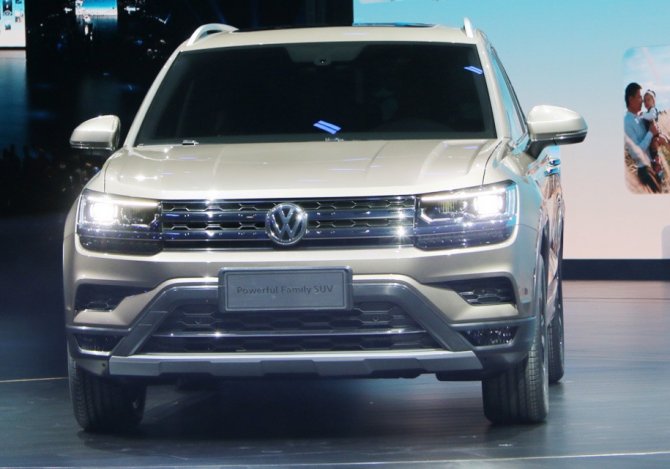 Volkswagen показал в Пекине новый Touareg 2018