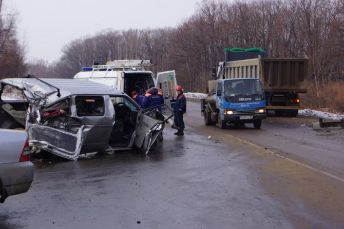 Один человек погиб в ДТП с грузовиком под Хабаровском (2)