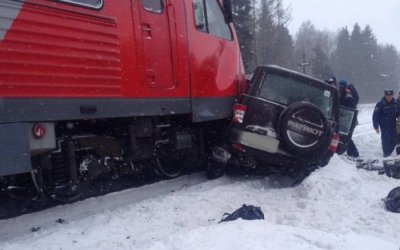 Четыре человека погибли в ДТП на переезде в Брянской области