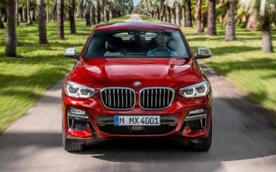 Стали известны комплектации и цены на новый BMW X4 для России