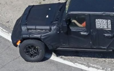 Продажи полностью переделанного пикапа Jeep Wrangler обещают начать ровно через год