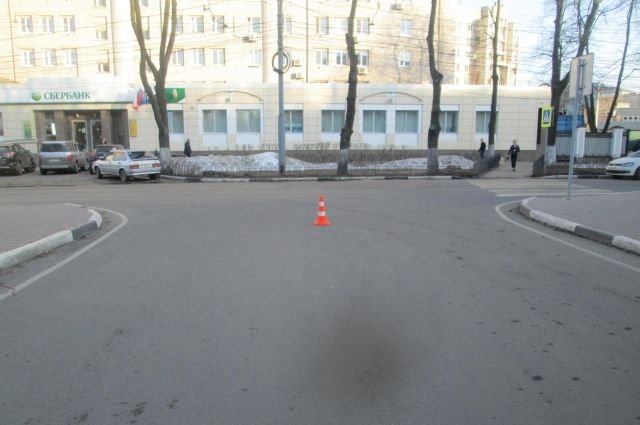 В Ярославле водитель иномарки сбил женщину и скрылся