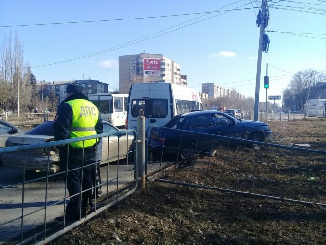 В Омске пьяный водитель устроил ДТП и сбежал