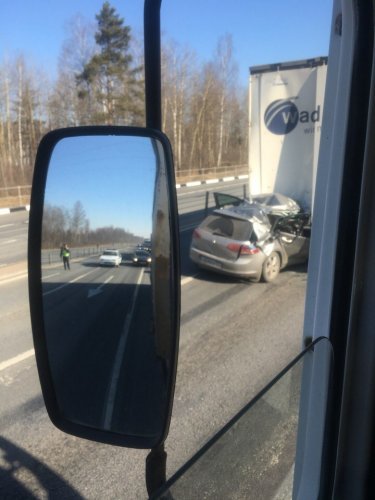 Водитель иномарки погиб в ДТП с фурой в Ярославской области (3)