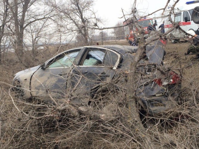 В ДТП в Балаковском районе Саратовской области погиб водитель иномарки (2)