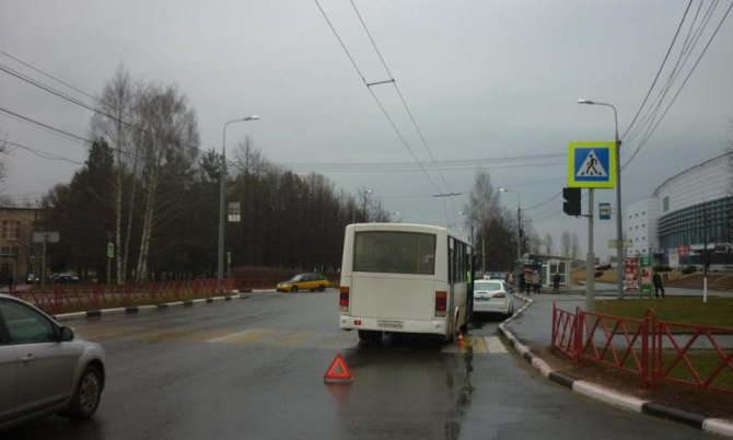 В Ярославле автобус сбил 19-летнюю девушку