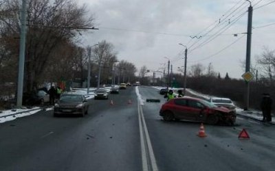 Женщина и ребенок пострадали в массовом ДТП в Челябинске