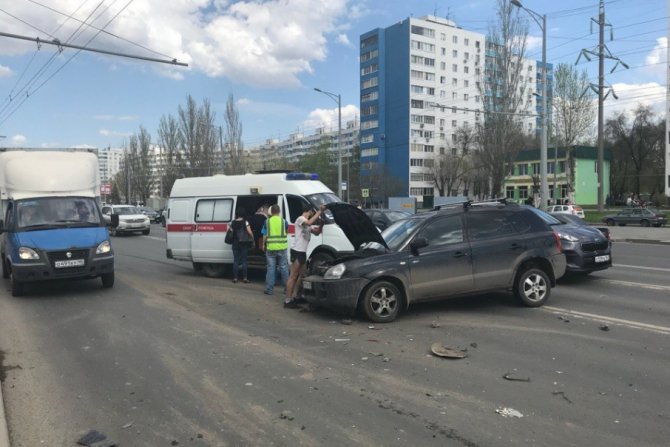 В ДТП с маршруткой в Самаре пострадали двое детей