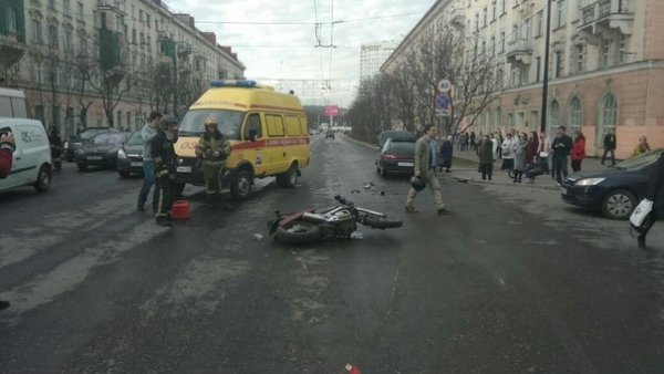 Мотоциклист серьезно пострадал в центре Мурманска