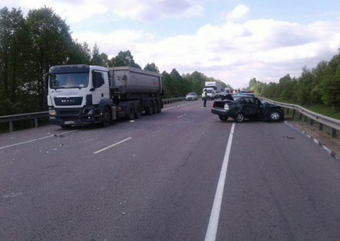 Водитель «Приоры» погиб в ДТП на трассе «Дон» в Тульской области