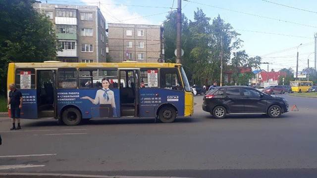 Шесть человек пострадали в ДТП с автобусом в Иванове