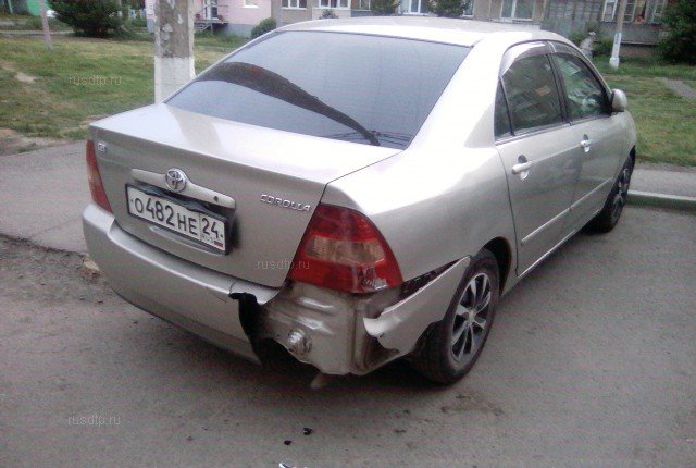 В Красноярске толпа устроила самосуд над пьяным инвалидом, разбившим более 10 машин 5