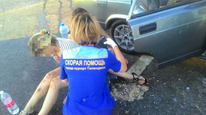 Пятеро детей пострадали в ДТП под Новороссийском из-за ДТП с несовершеннолетним водителем 3