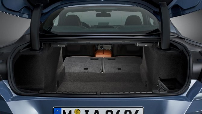 BMW 8-Series 4