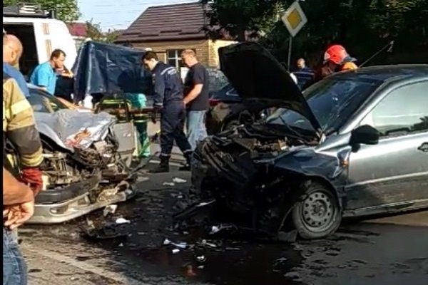 Два человека пострадали в ДТП в Таганроге