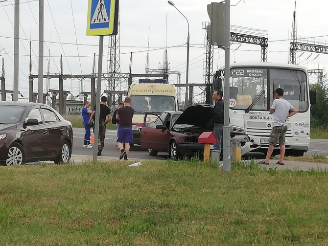 Три человека пострадали в ДТП с автобусом в Твери