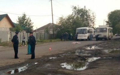 В Кургане автобус насмерть сбил девочку: разыскиваются очевидцы