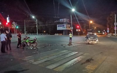 Два человека пострадали в ДТП с мотоциклом в Туле