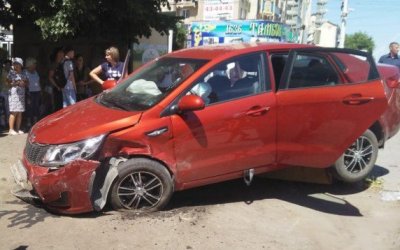 В Тамбове KIA сбила женщину на тротуаре