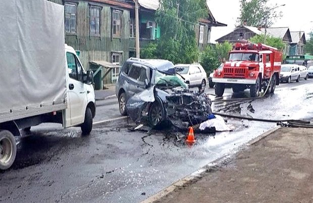 В Красноярске в ДТП с грузовиком погиб человек (2)