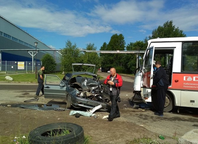 В Твери в ДТП с автобусом пострадали три человека
