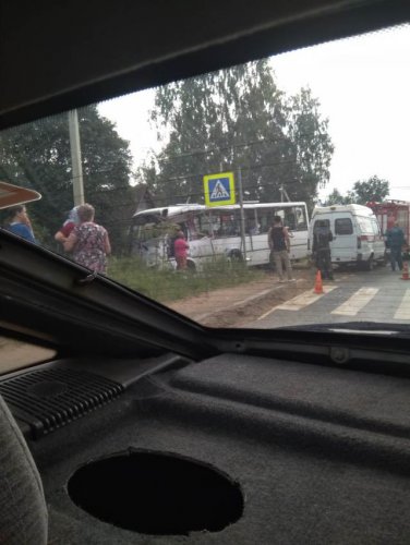 Три человека погибли в ДТП с микроавтобусом в Ленобласти (2)