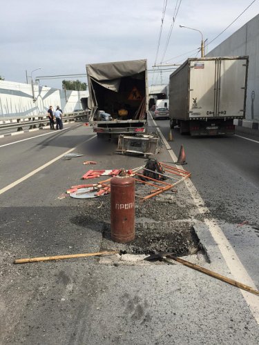 В Рязани грузовик сбил дорожных рабочих – один погиб (1)