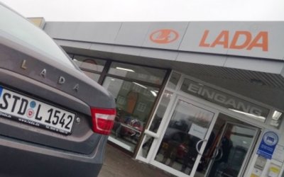 Автомобили Lada в Европе покупают чаще, чем Bentley и Lamborghini