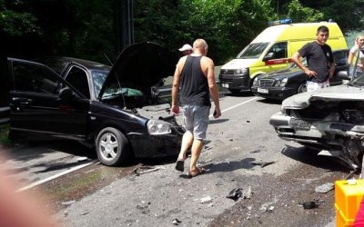 Два человека погибли в лобовом ДТП в Сочи