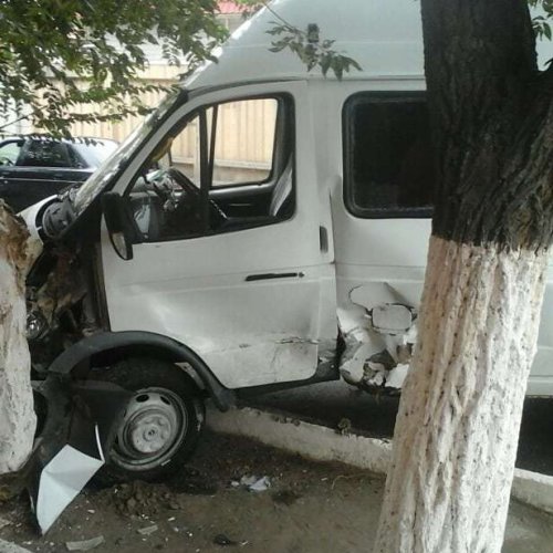 В ДТП с маршруткой в Астрахани пострадали пассажиры