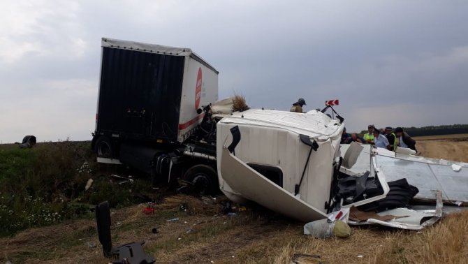 В ДТП с двумя грузовиками в Башкирии погиб водитель (3)