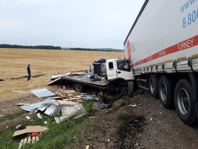 В ДТП с двумя грузовиками в Башкирии погиб водитель (2)