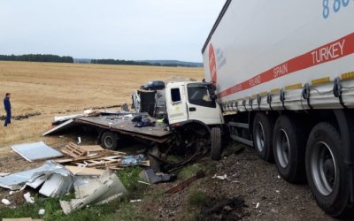 В ДТП с двумя грузовиками в Башкирии погиб водитель