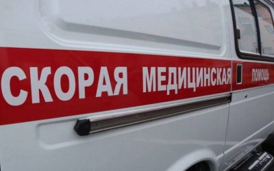 В Севастополе иномарка врезалась в забор – водитель погиб