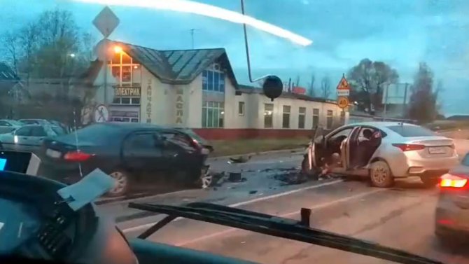 Три человека погибли в ДТП на Таллинском шоссе в Петербурге (3)