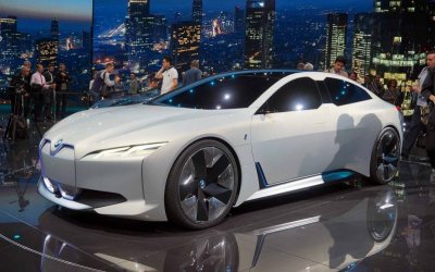 Электромобиль BMW i4: в Париже объявлено время начала производства